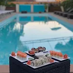 بيت ضيافة Player's Pool&rooms