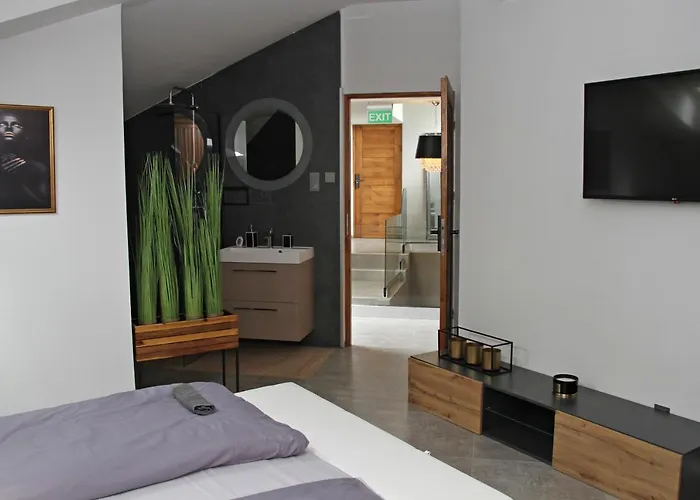 Player's Pool&rooms Vonyarcvashegy